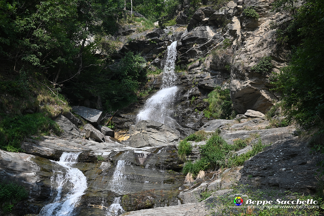 VBS_2896 - Novalesa - Abbazia. Parrocchia. Cascata del Rio Bard.jpg